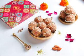 Gond Atta Dry Fruit Laddu(12 Pcs)